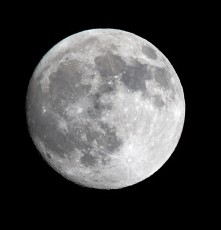 Ei aivan täysikuu, joka